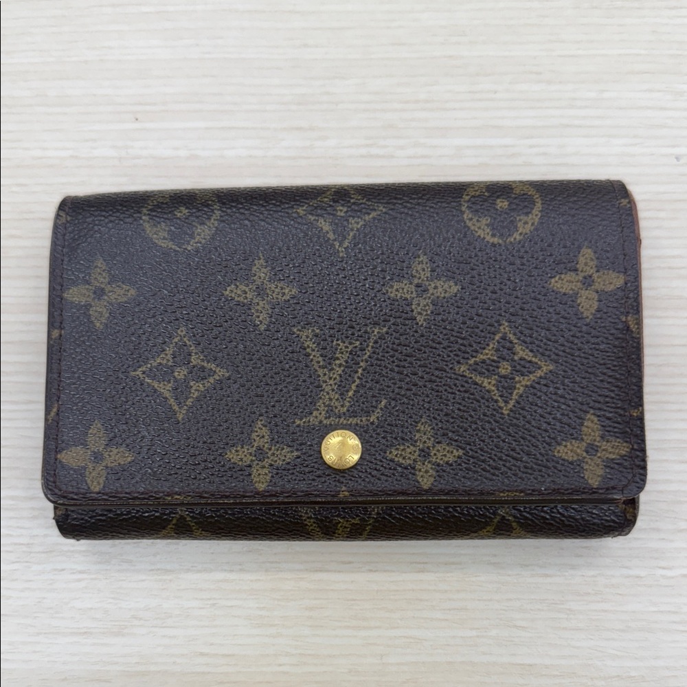 Louis Vuitton Tressor Wallet